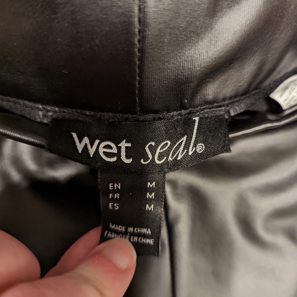 Y2 K inspired Wet Seal Black Faux Leather Pants - Picture 4 of 5